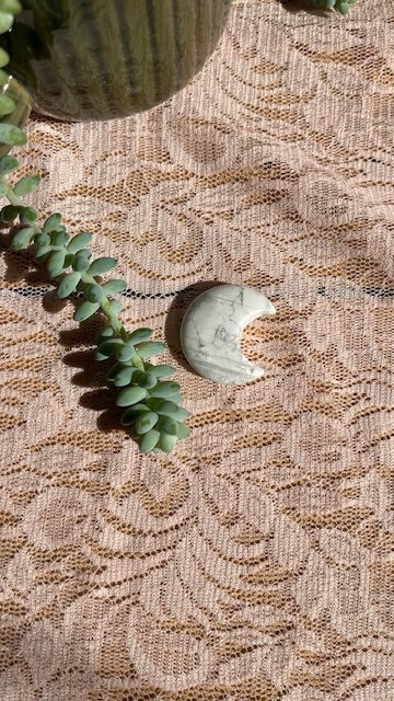 Howlite Moon